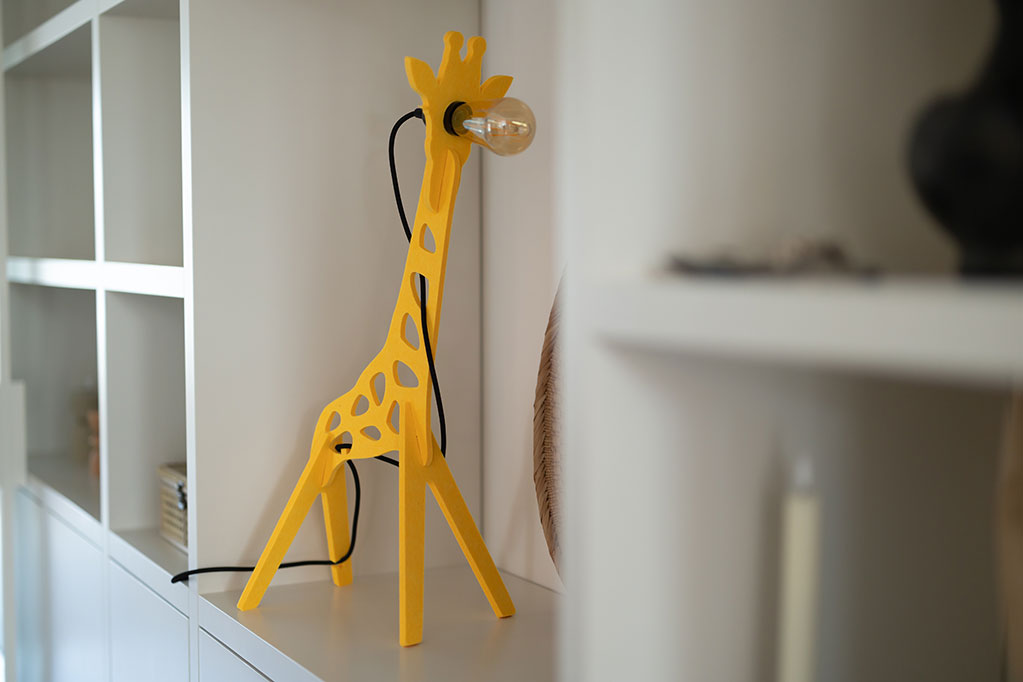 Giraffe lamp